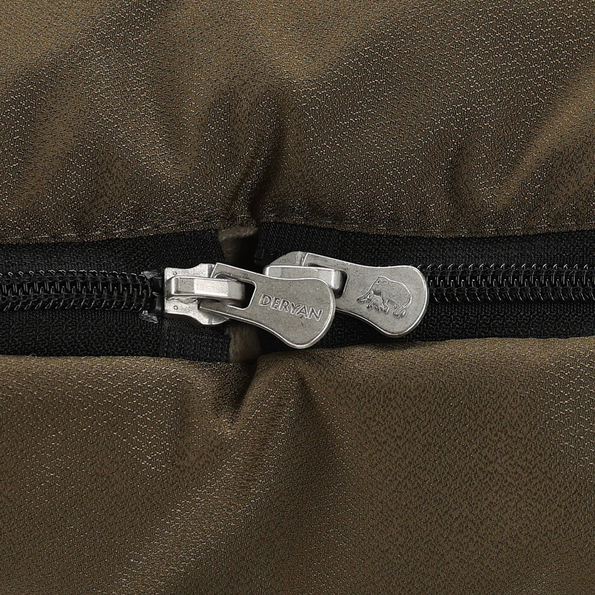 DERYAN AirTraveller Vliegtuigbedje - Reiskussen met matras - compact opgevouwen - Brown