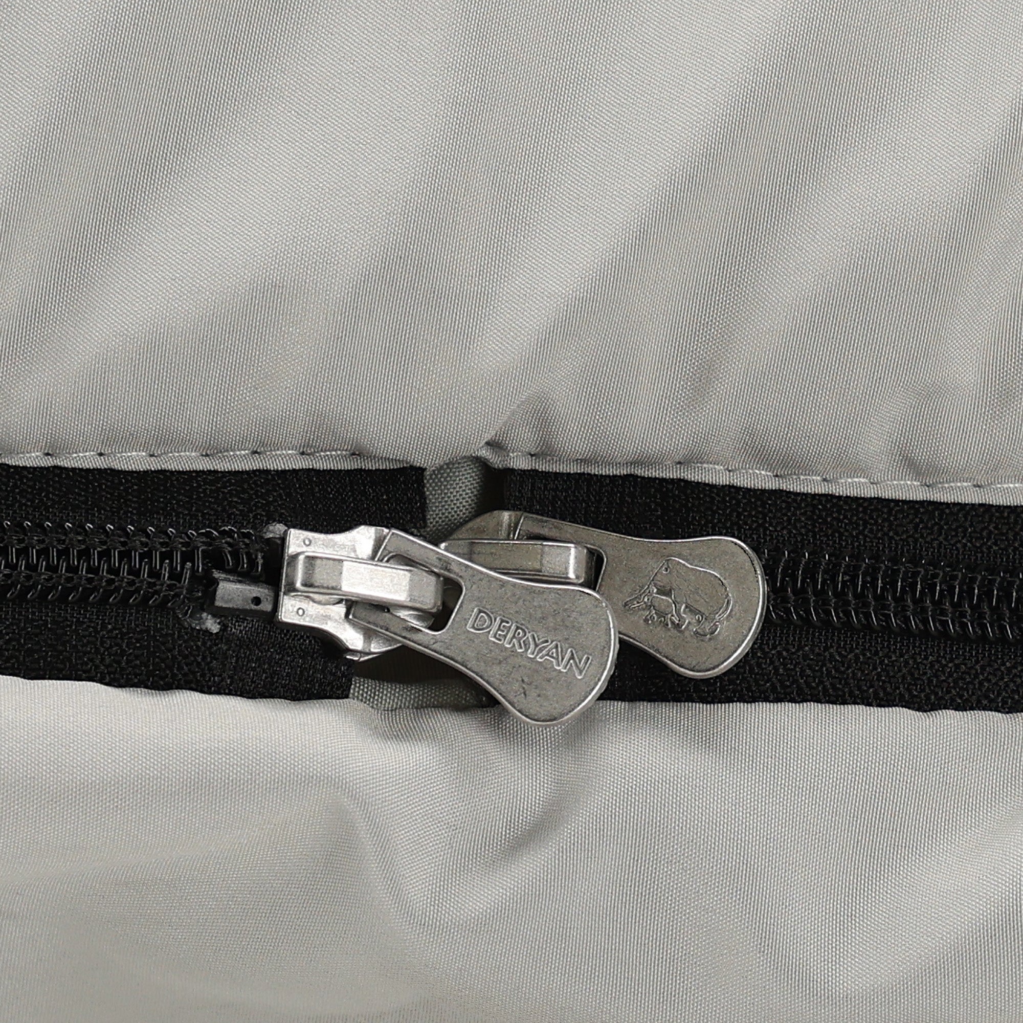 DERYAN AirTraveller Vliegtuigbedje - Reiskussen met matras - compact opgevouwen