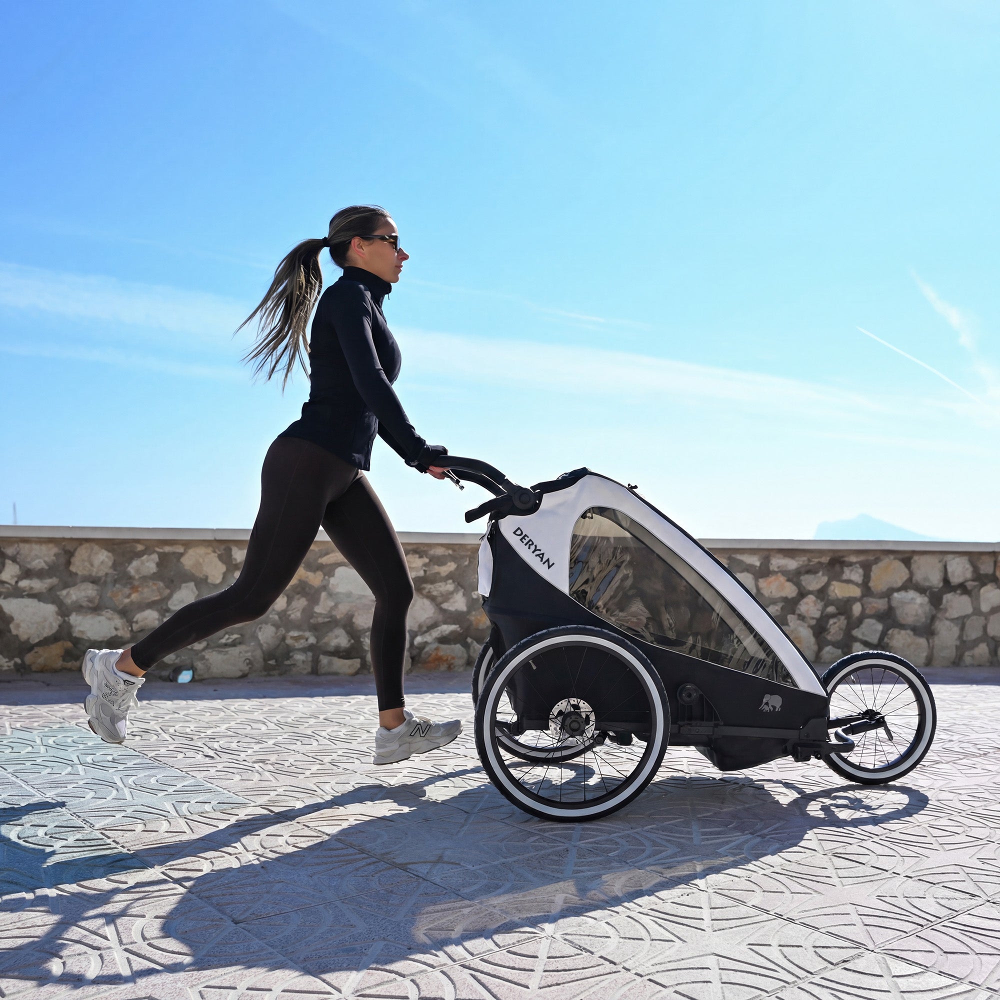 Luxe Fietskar V2 - Wandelwagen - Hardloopkinderwagen Cream