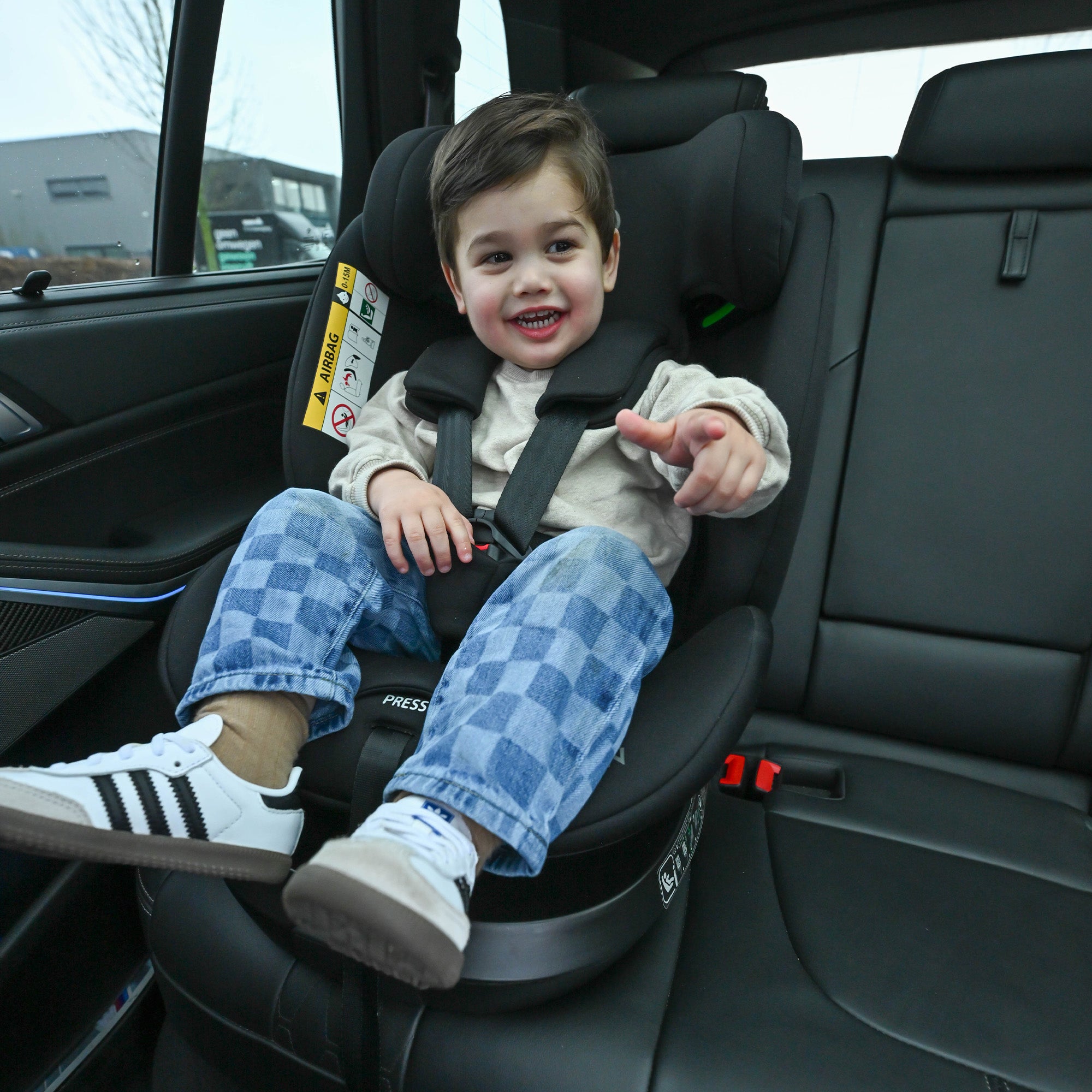 Carly Luxe i-Size Autostoel - 0-36kg - Isofix + steunpoot - 360 draaibaar - Nougat