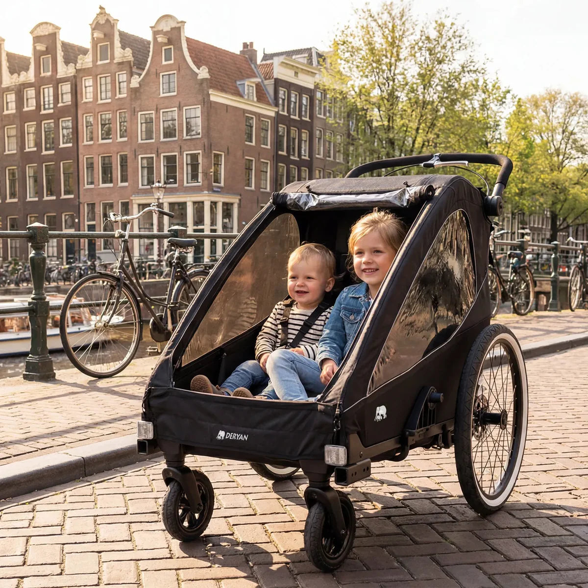 Luxe Fietskar V2 - Wandelwagen - Hardloopkinderwagen Zwart
