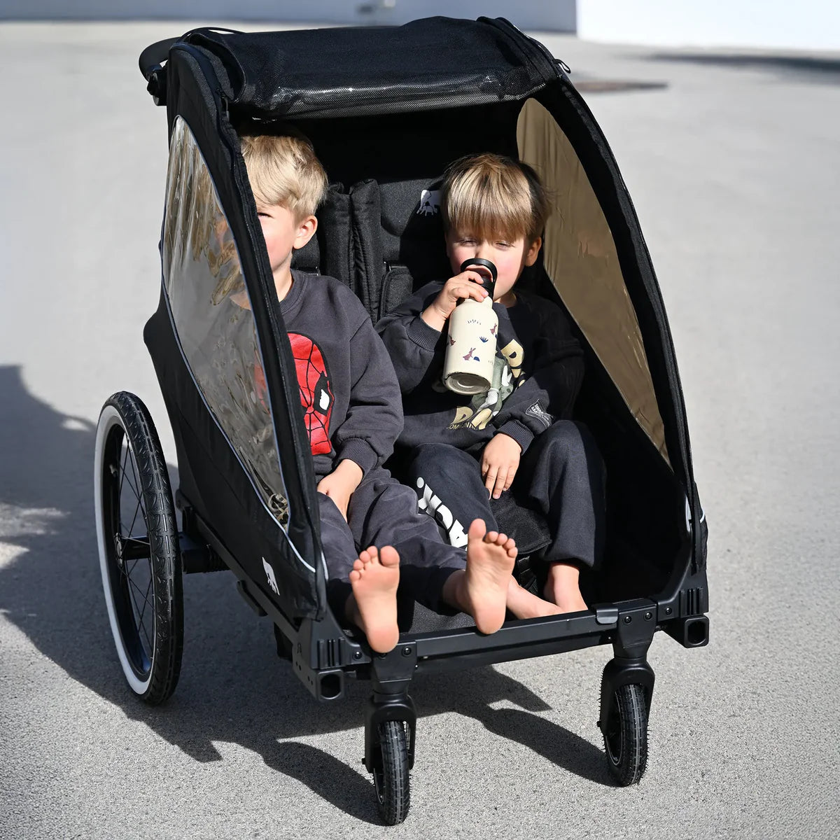 Luxe Fietskar V2 - Wandelwagen - Hardloopkinderwagen Zwart