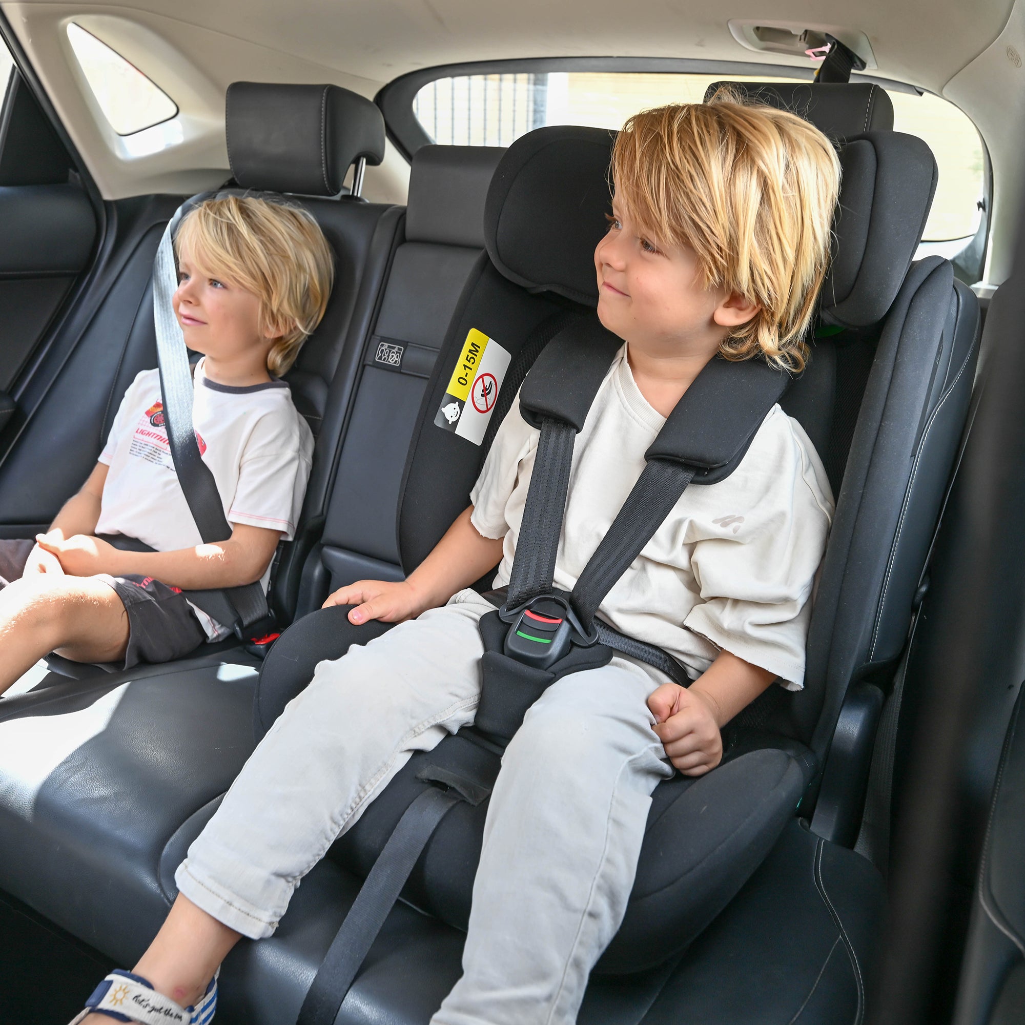Carter Luxe i-Size/isofix Autostoel 76-150 cm - 9-36 kg - Diepe zitting - Afstelbare hoofdsteun - Veiligheidssystemen - Eenvoudig te reinigen - Groep 1/2/3 - Nougat