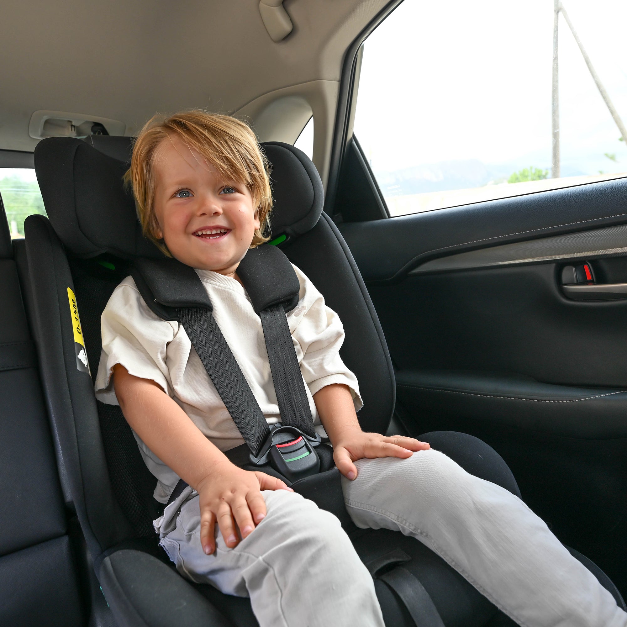 Carter Luxe i-Size/isofix Autostoel 76-150 cm - 9-36 kg - Diepe zitting - Afstelbare hoofdsteun - Veiligheidssystemen - Eenvoudig te reinigen - Groep 1/2/3 - Nougat