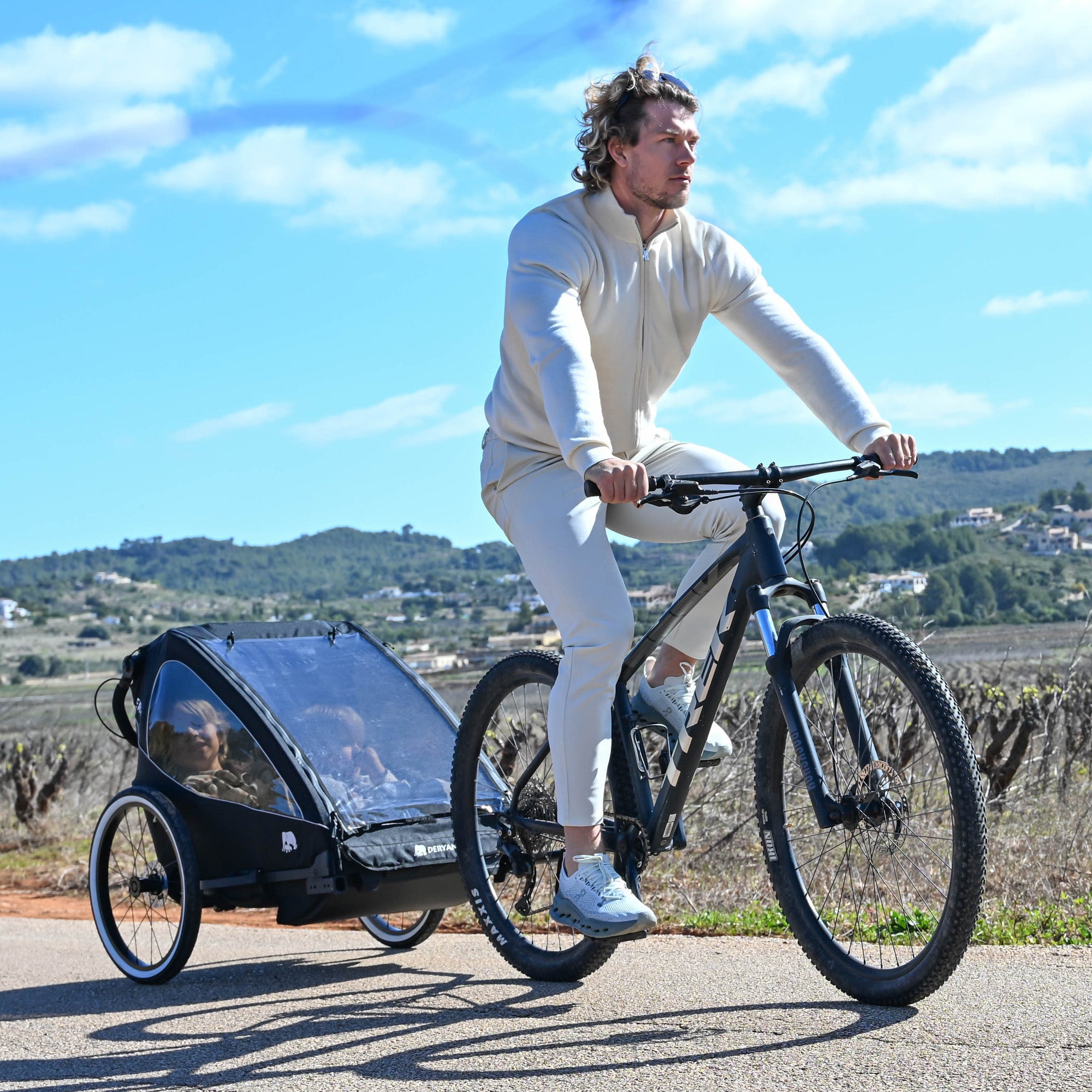 Luxe Fietskar V2 - Wandelwagen - Hardloopkinderwagen Zwart