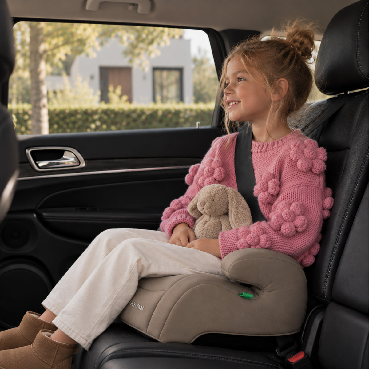 Charlie Basic i-Size Autostoel - Vanaf 3,5 jaar tot ca. 12 jaar -groep 2/3 - 100-150 cm - Truffle Nougat