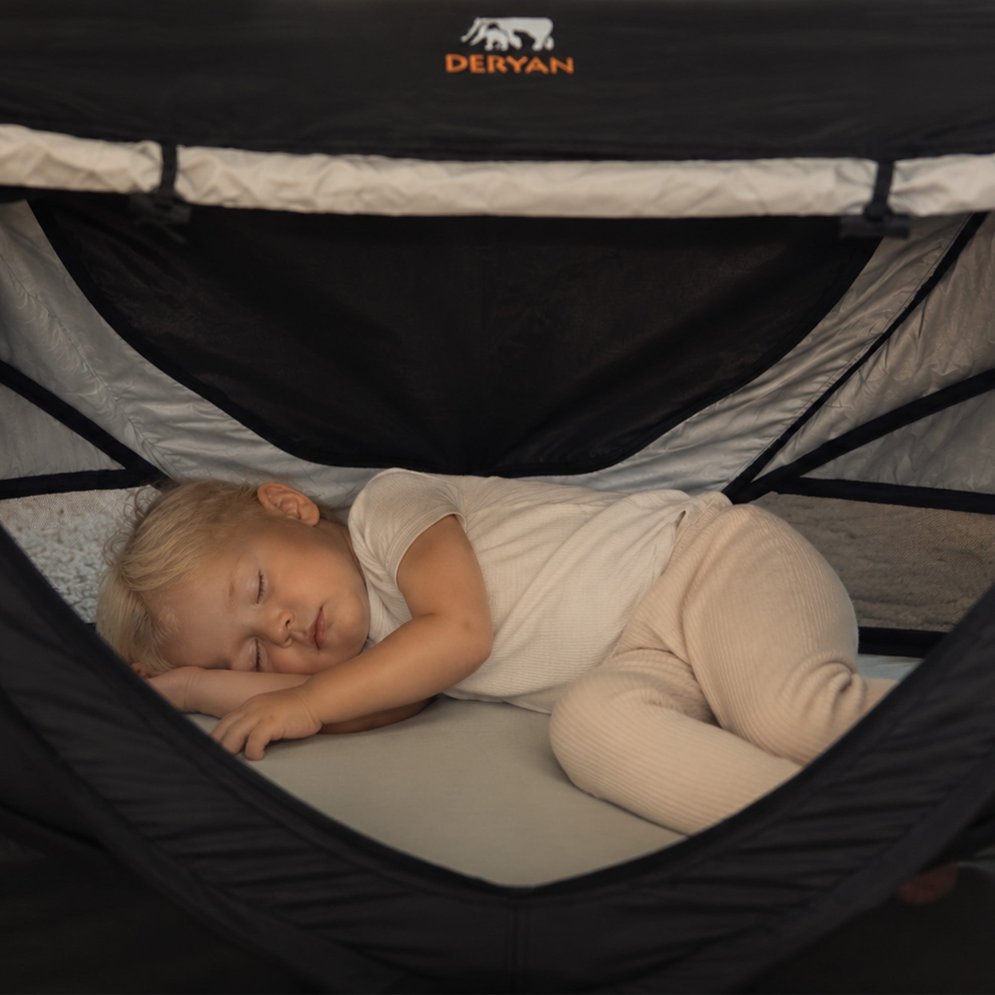 Deryan Peuter Luxe Campingbedje – Inclusief zelfopblaasbare matras - Black