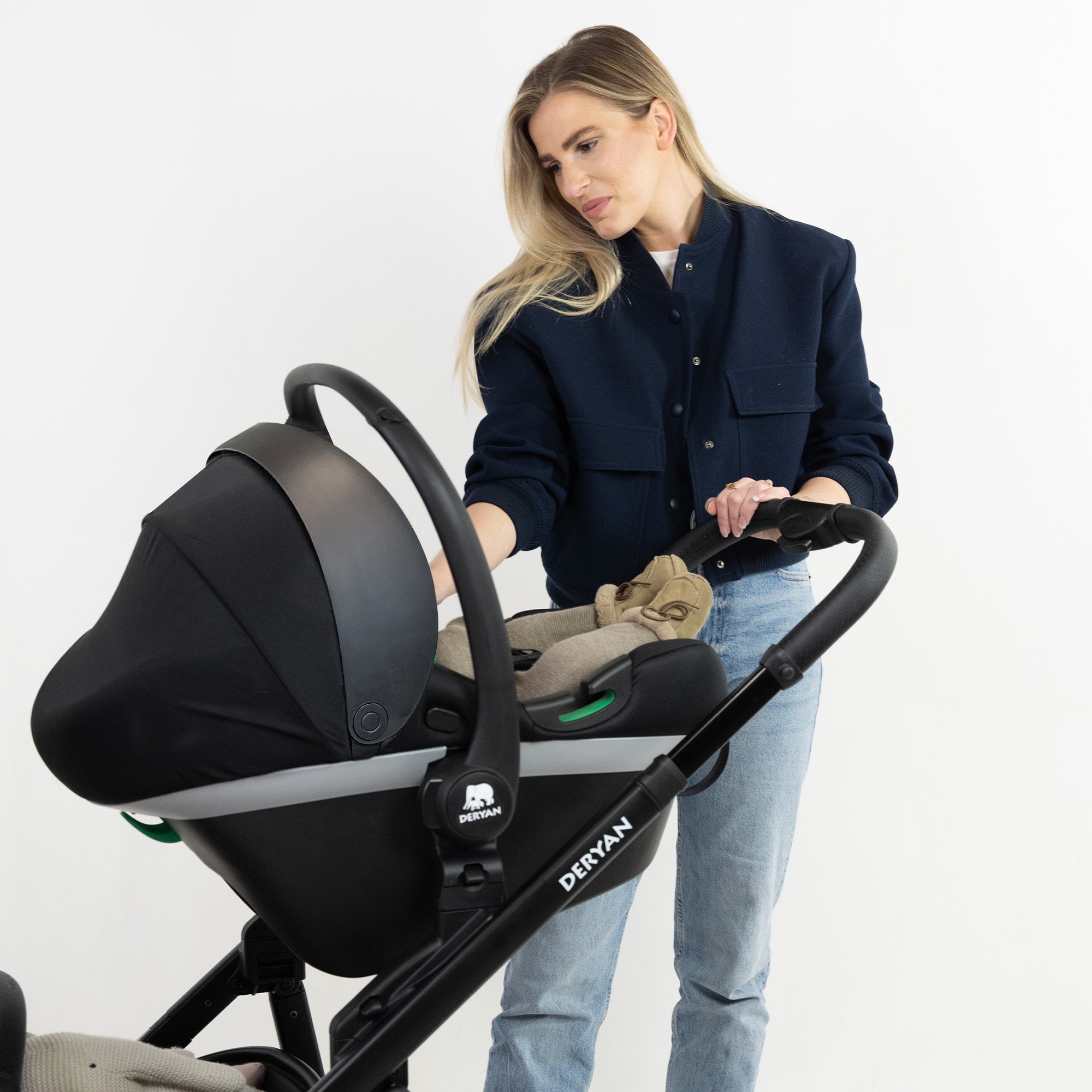 Deryan Luksus i-Size autostol - Sort - Fra fødslen - Isofix autostol 0+