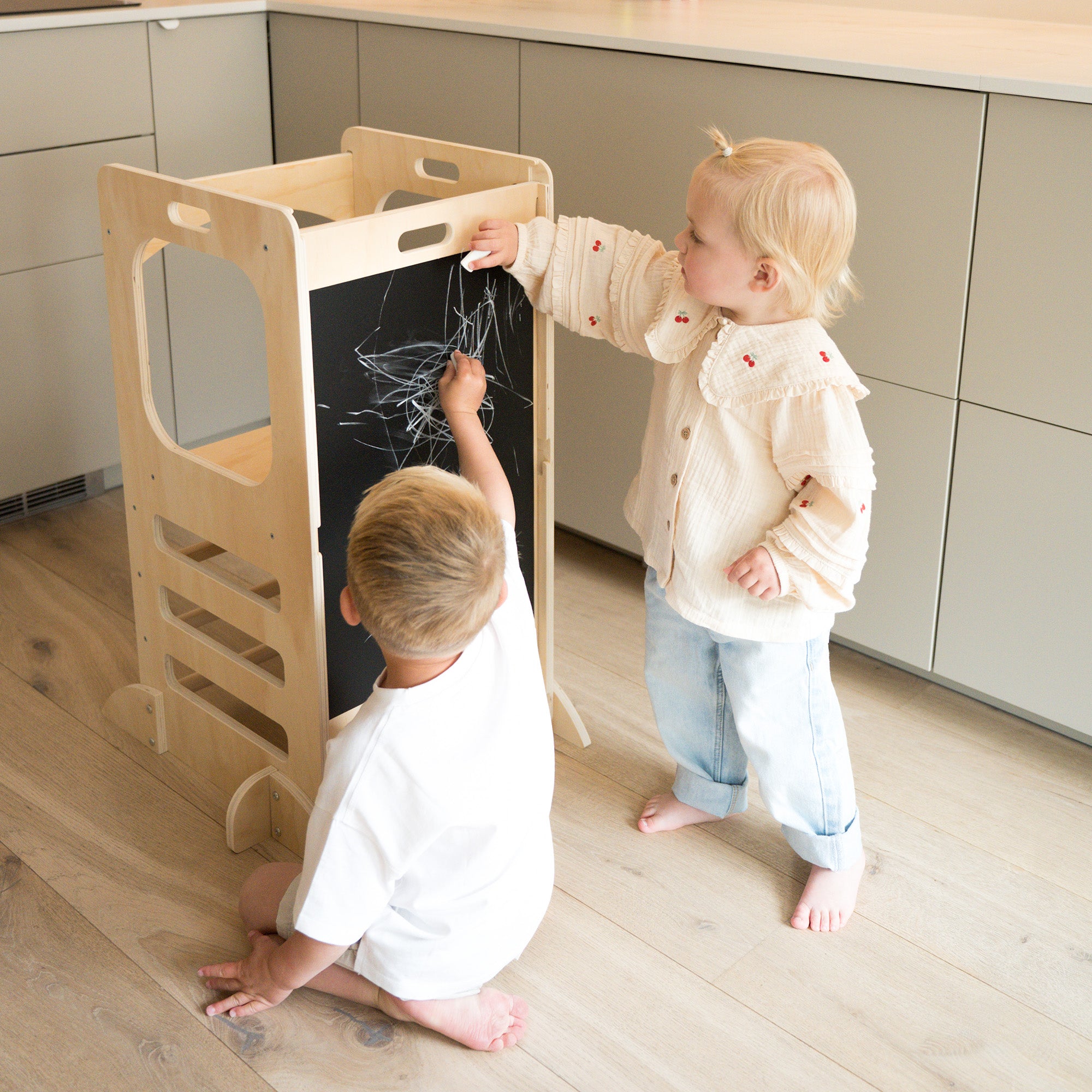 Luxe 4-in-1 Leertoren - Klimtoren met Glijbaan en Krijtbord